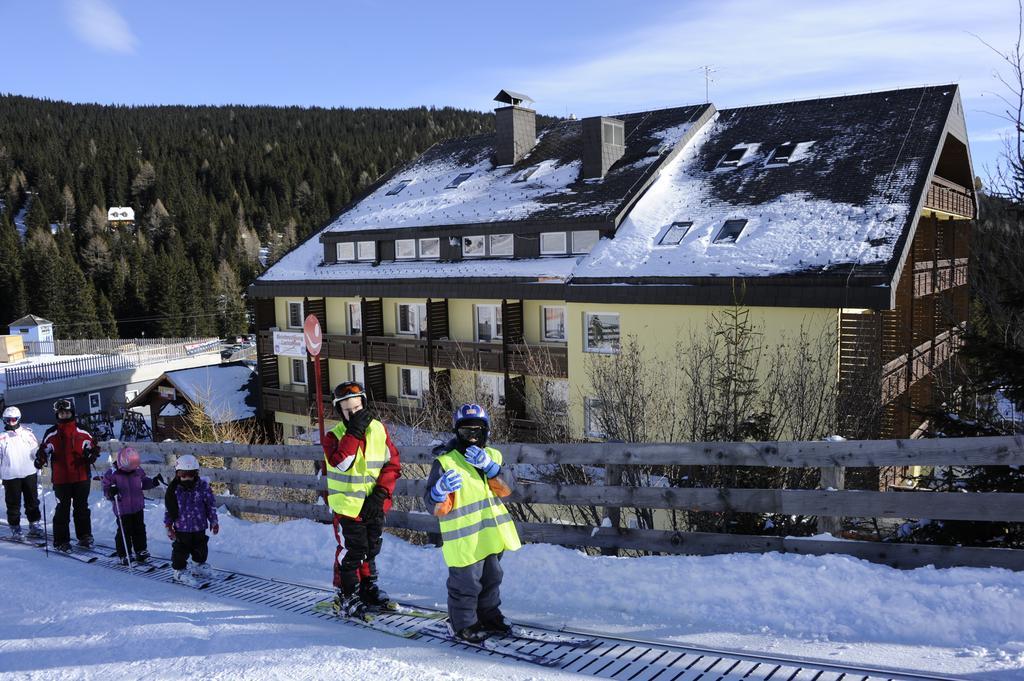 Lachtalhaus Bagian luar foto